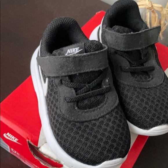 Toddler Nike Sneakers - Picture 2 of 3